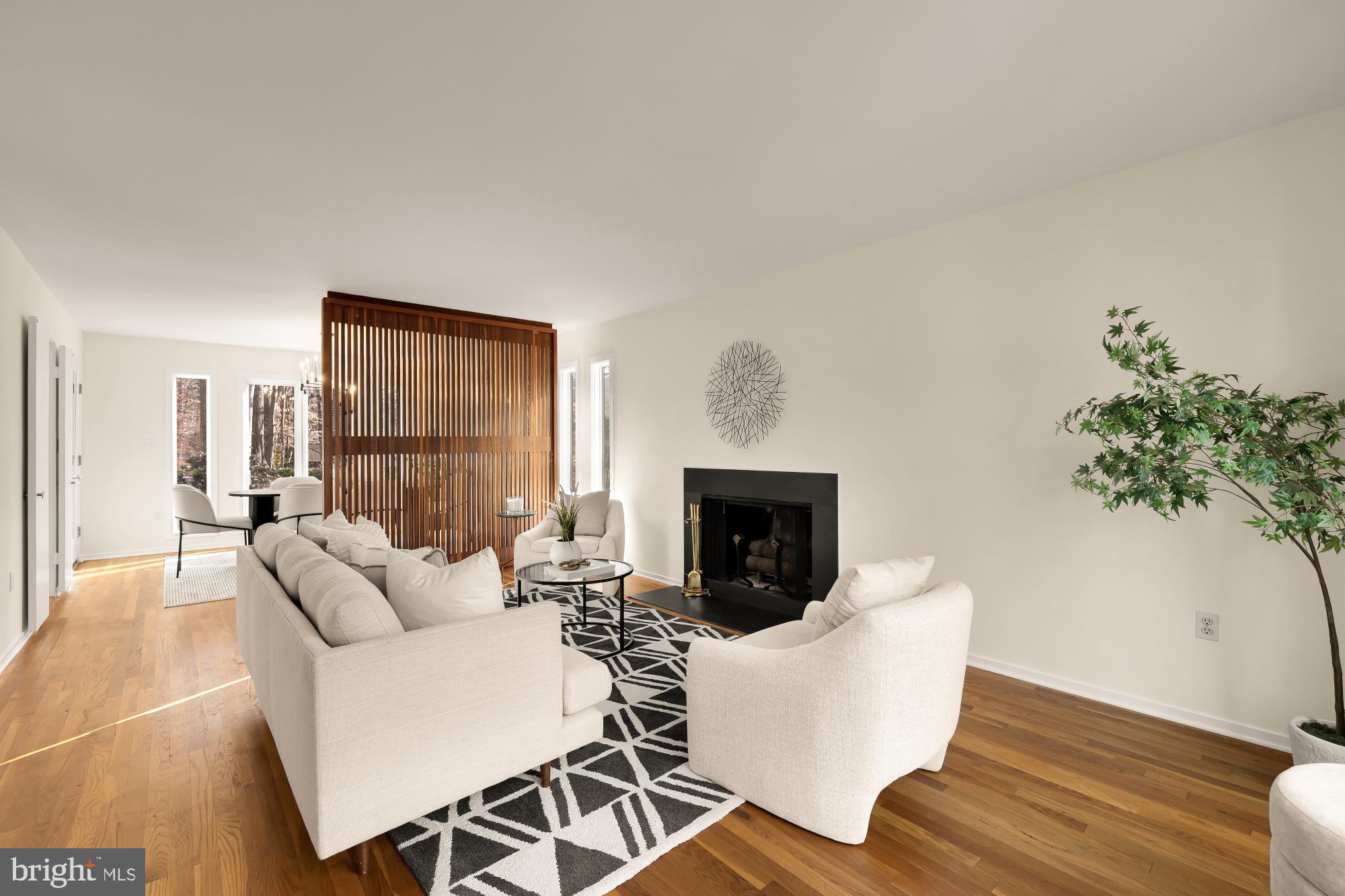 8809 HIDDEN HILL LANE