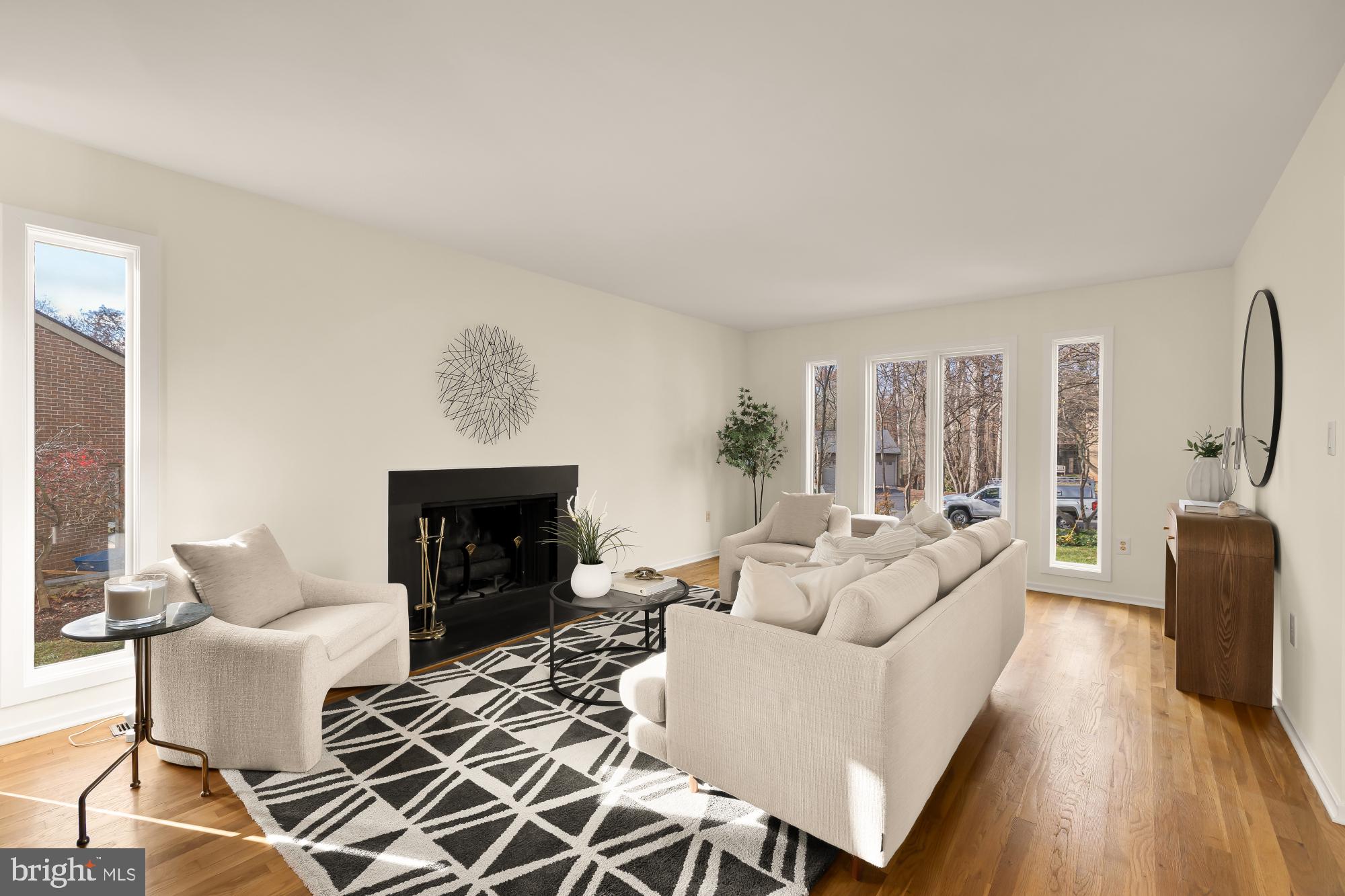 8809 HIDDEN HILL LANE