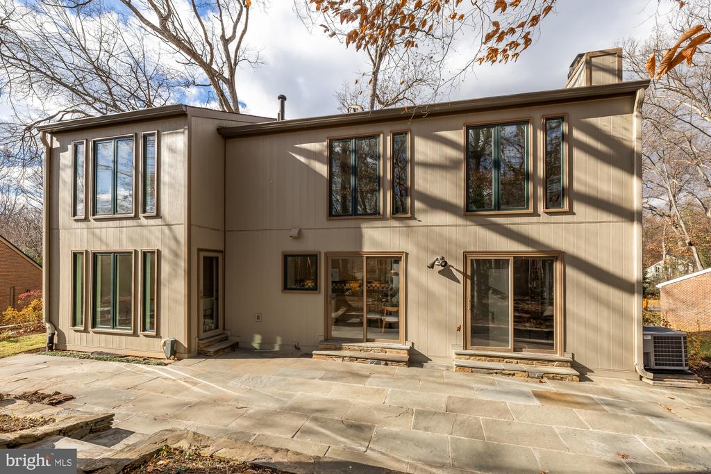 8809 HIDDEN HILL LANE