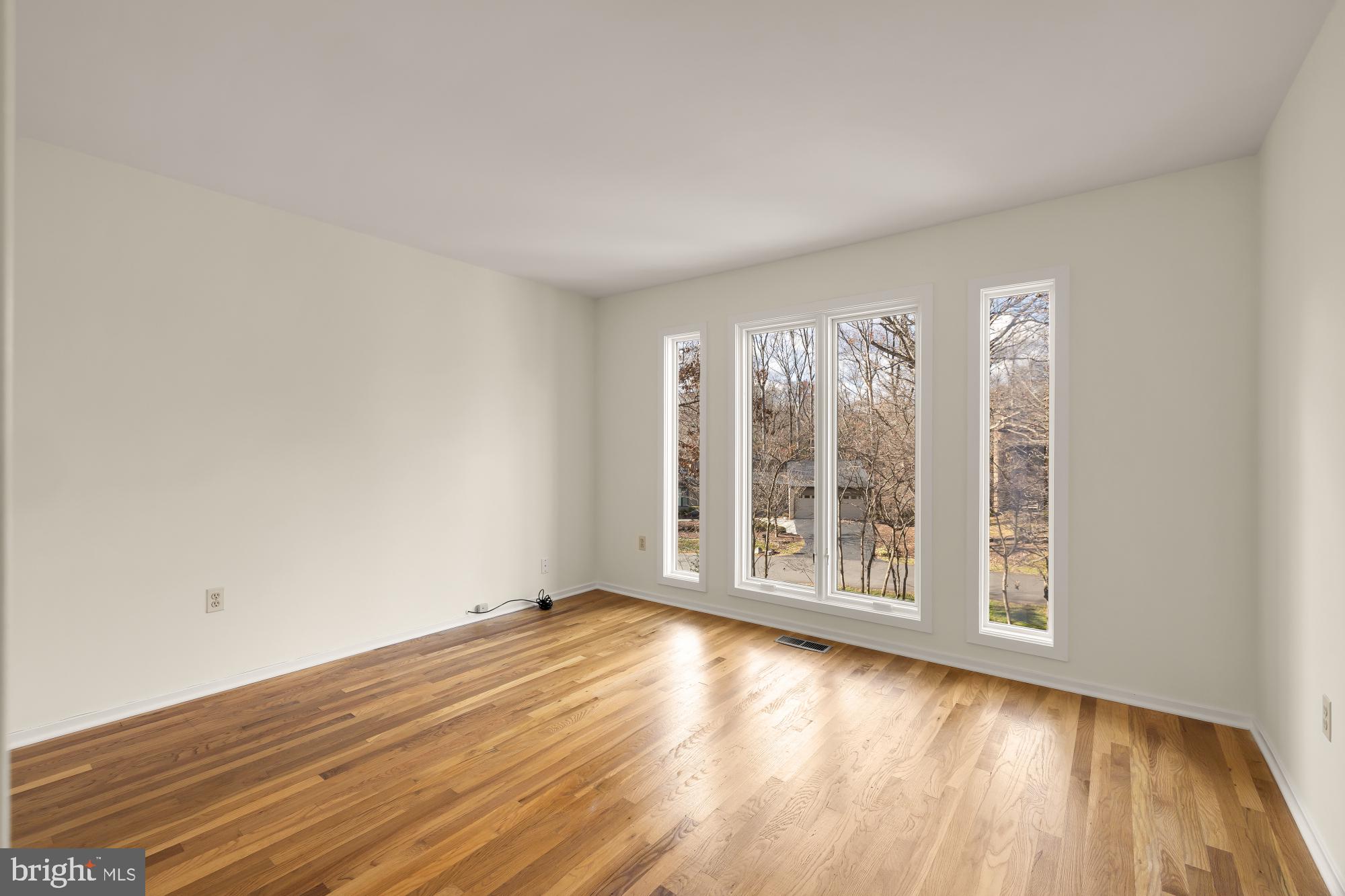 8809 HIDDEN HILL LANE