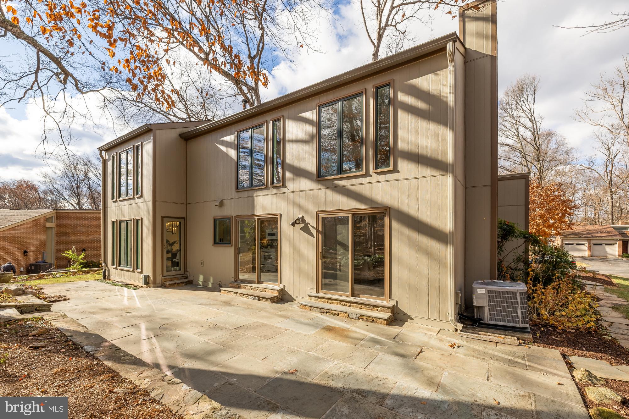 8809 HIDDEN HILL LANE