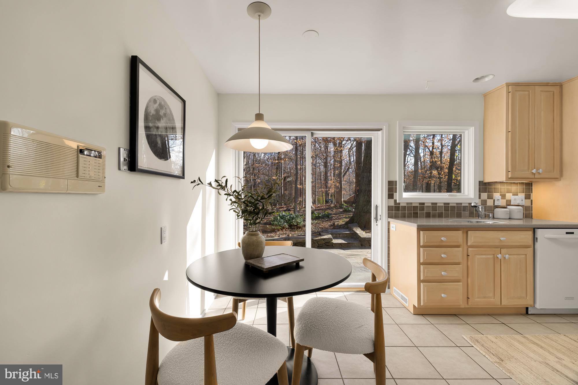 8809 HIDDEN HILL LANE