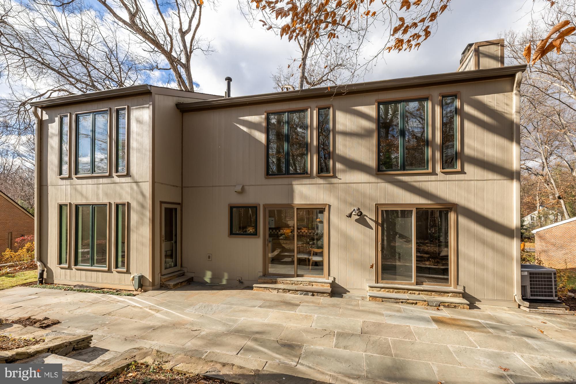 8809 HIDDEN HILL LANE