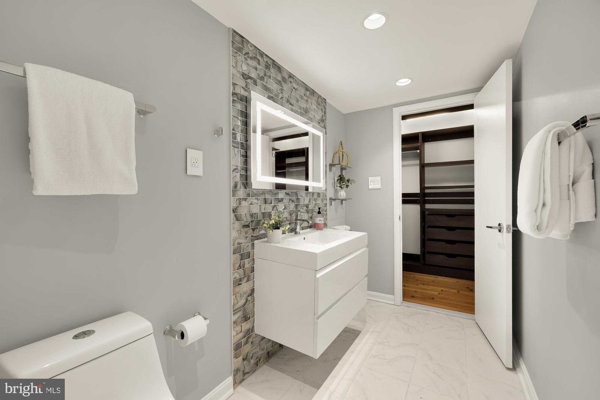 5500 FRIENDSHIP BOULEVARD 1411N