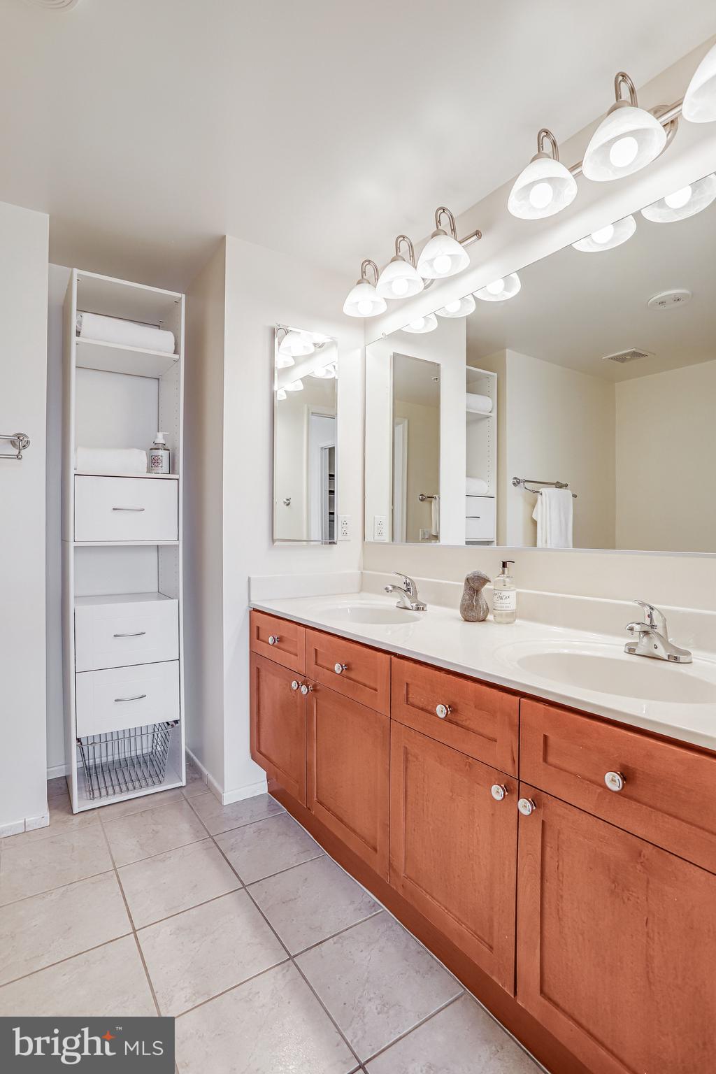 930 WAYNE AVENUE 1009