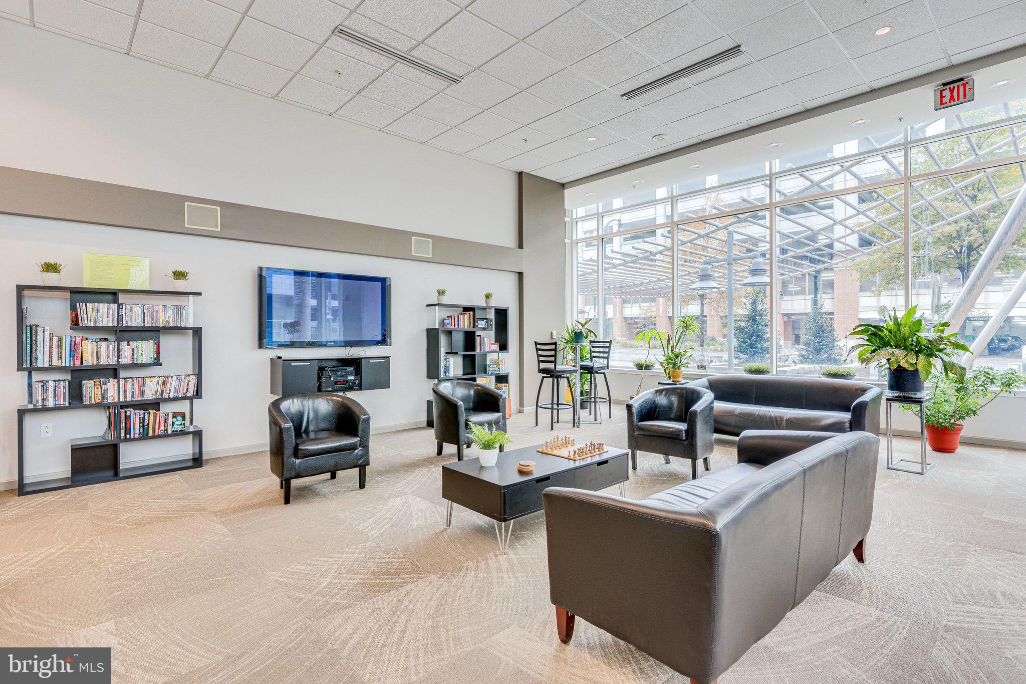 930 WAYNE AVENUE 1009