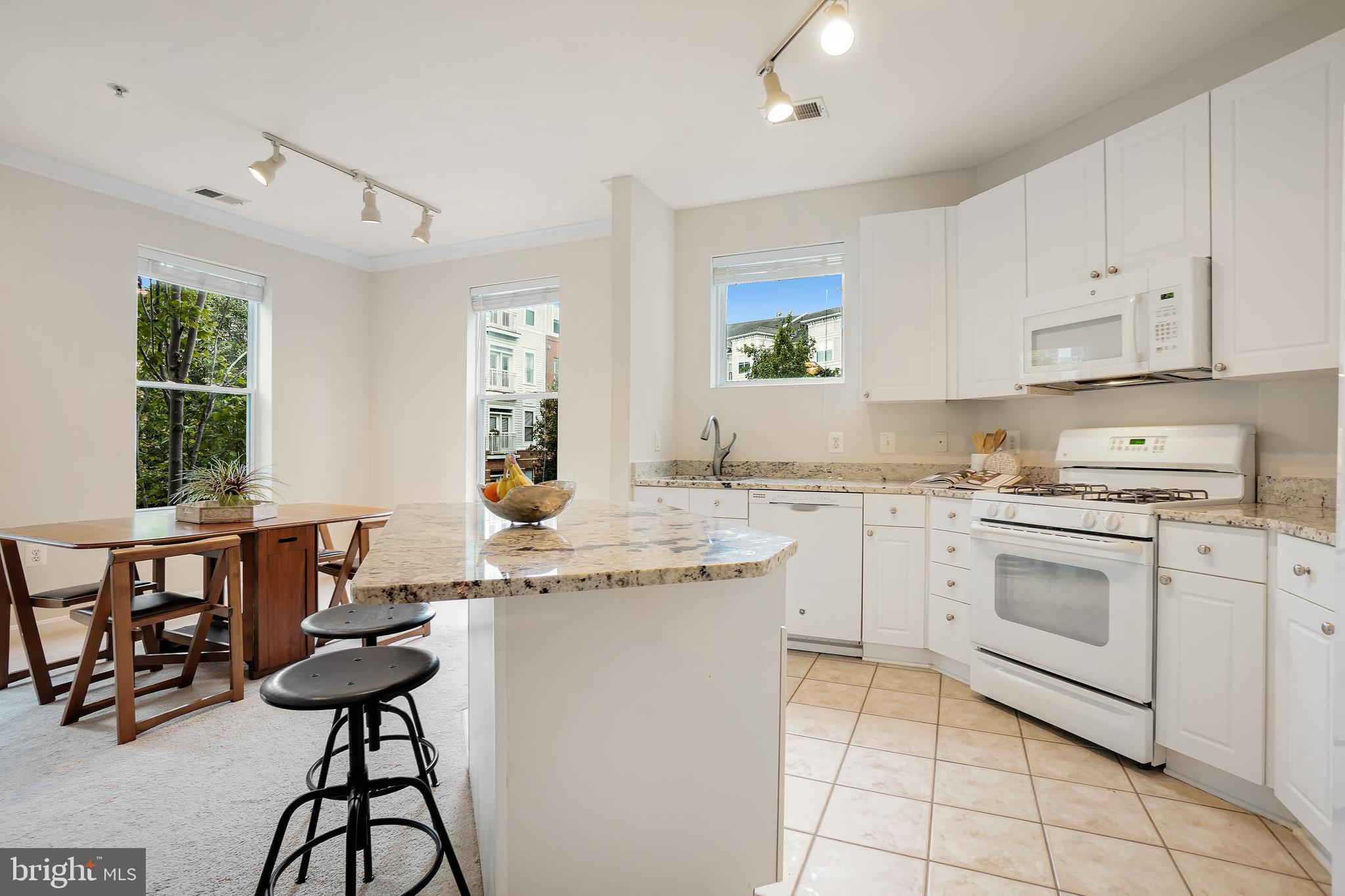 9486 VIRGINIA CENTER BOULEVARD Unit: 102