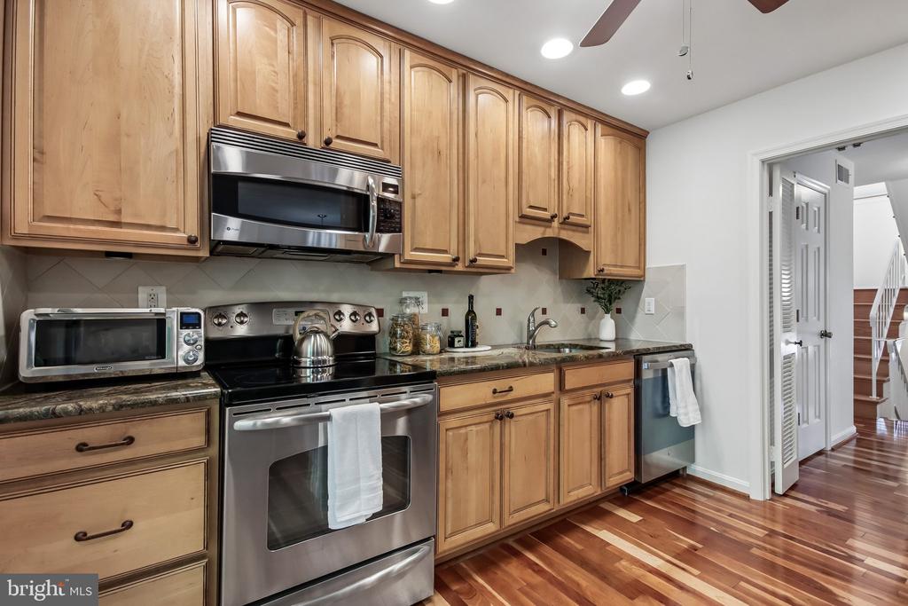 3333 BRECKENRIDGE COURT