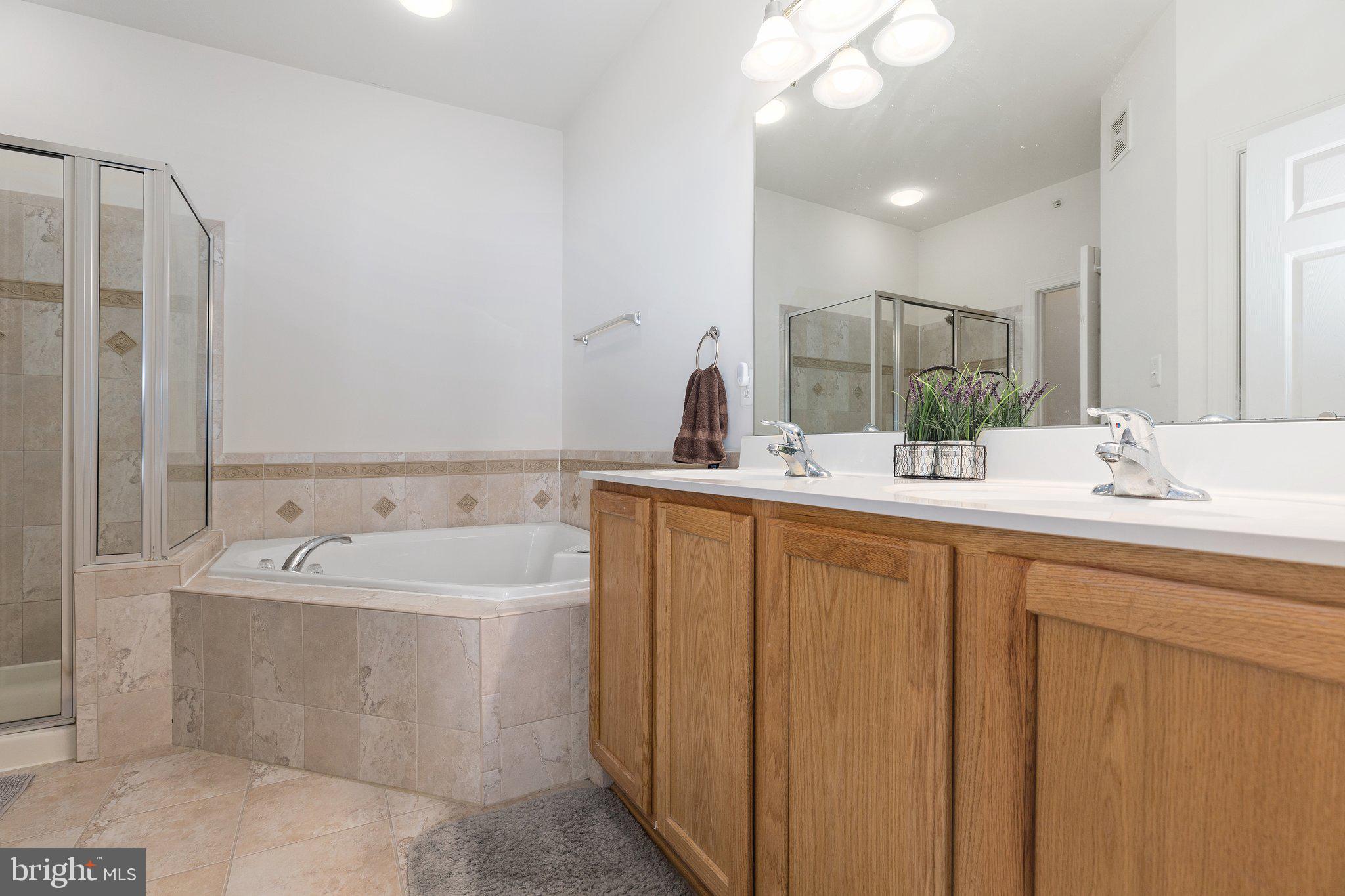 2492 Eastbourne DRIVE