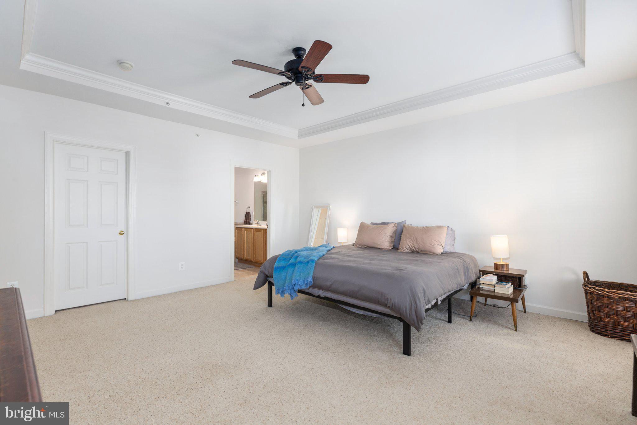 2492 Eastbourne DRIVE