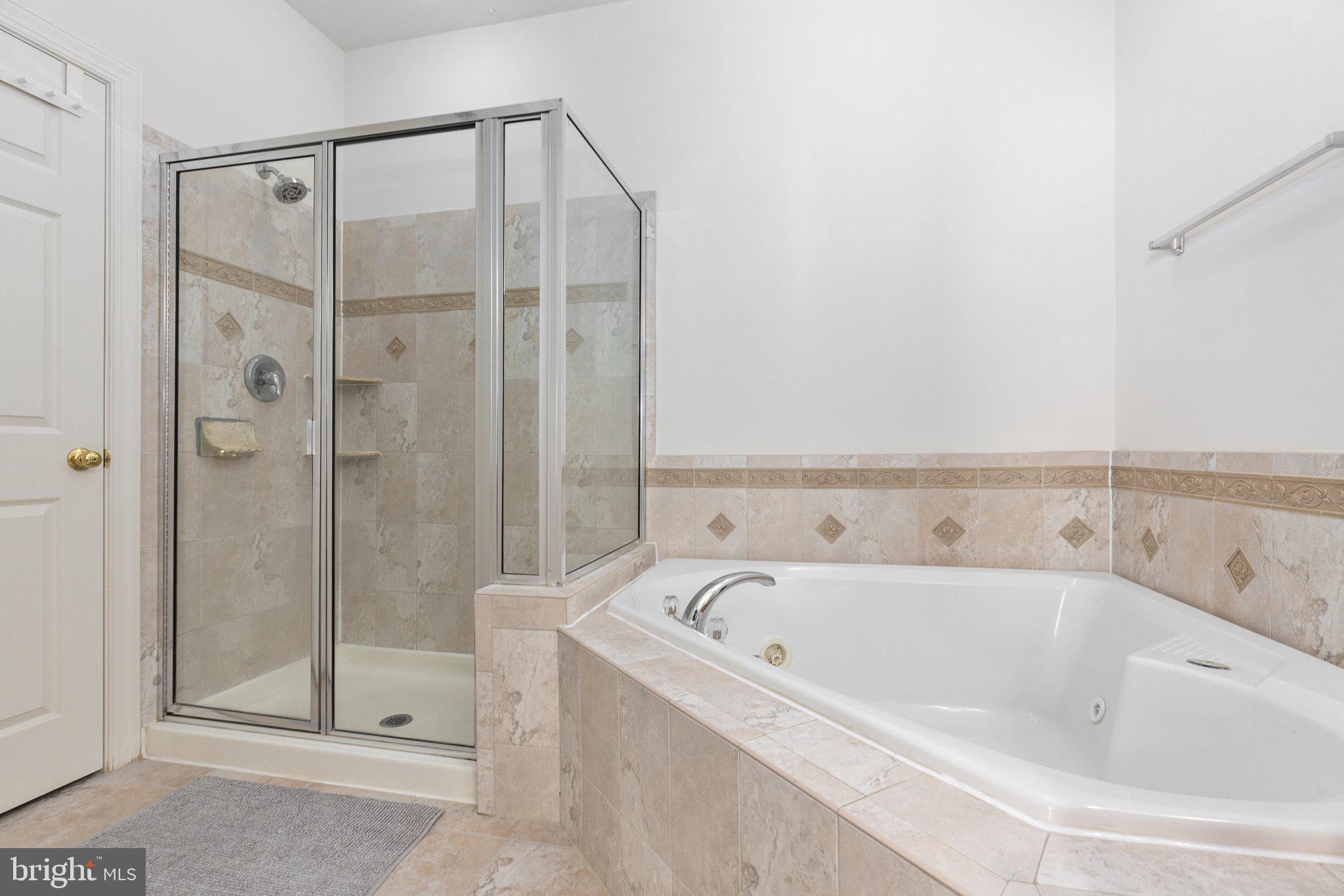 2492 Eastbourne DRIVE