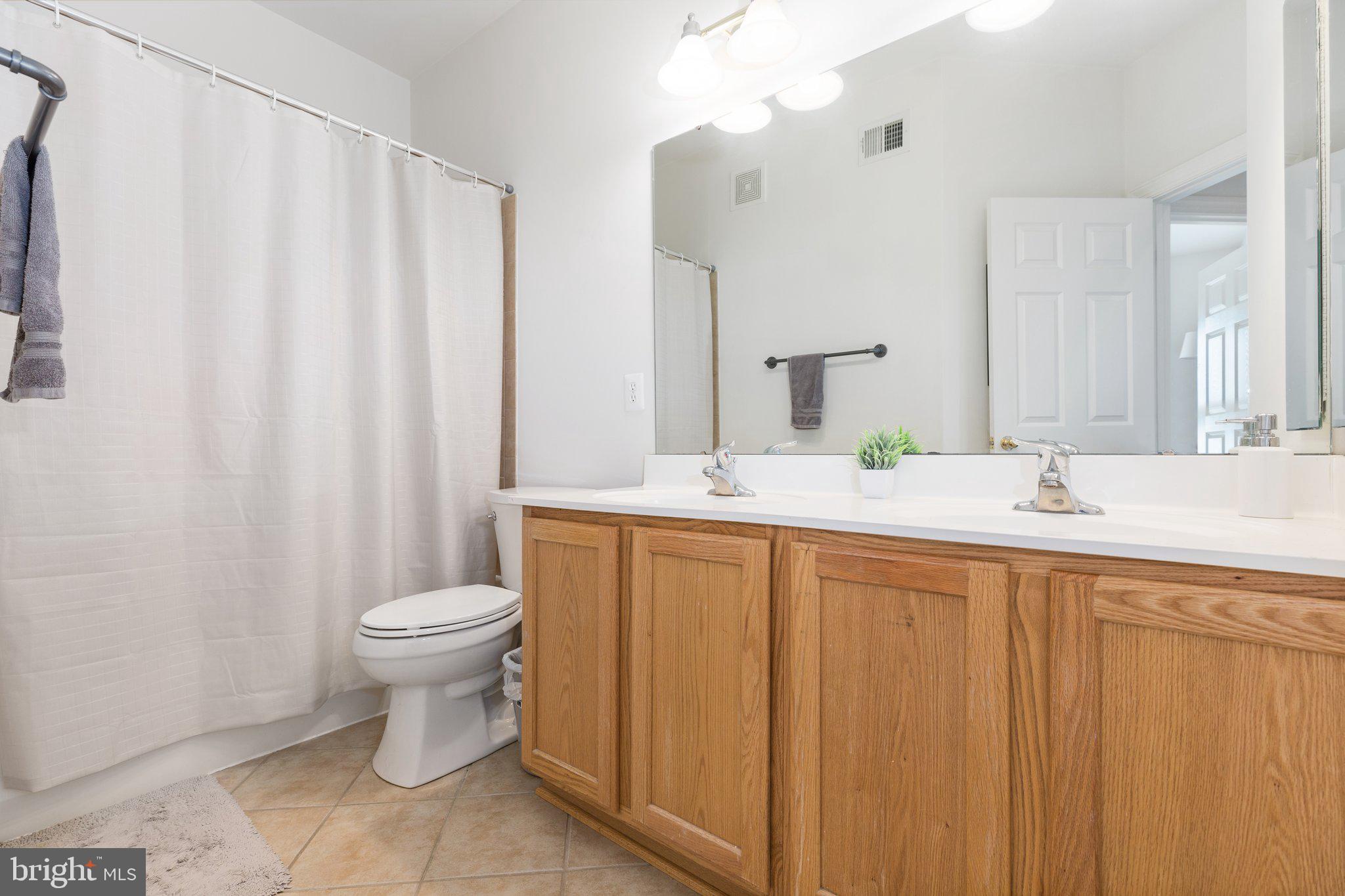 2492 Eastbourne DRIVE