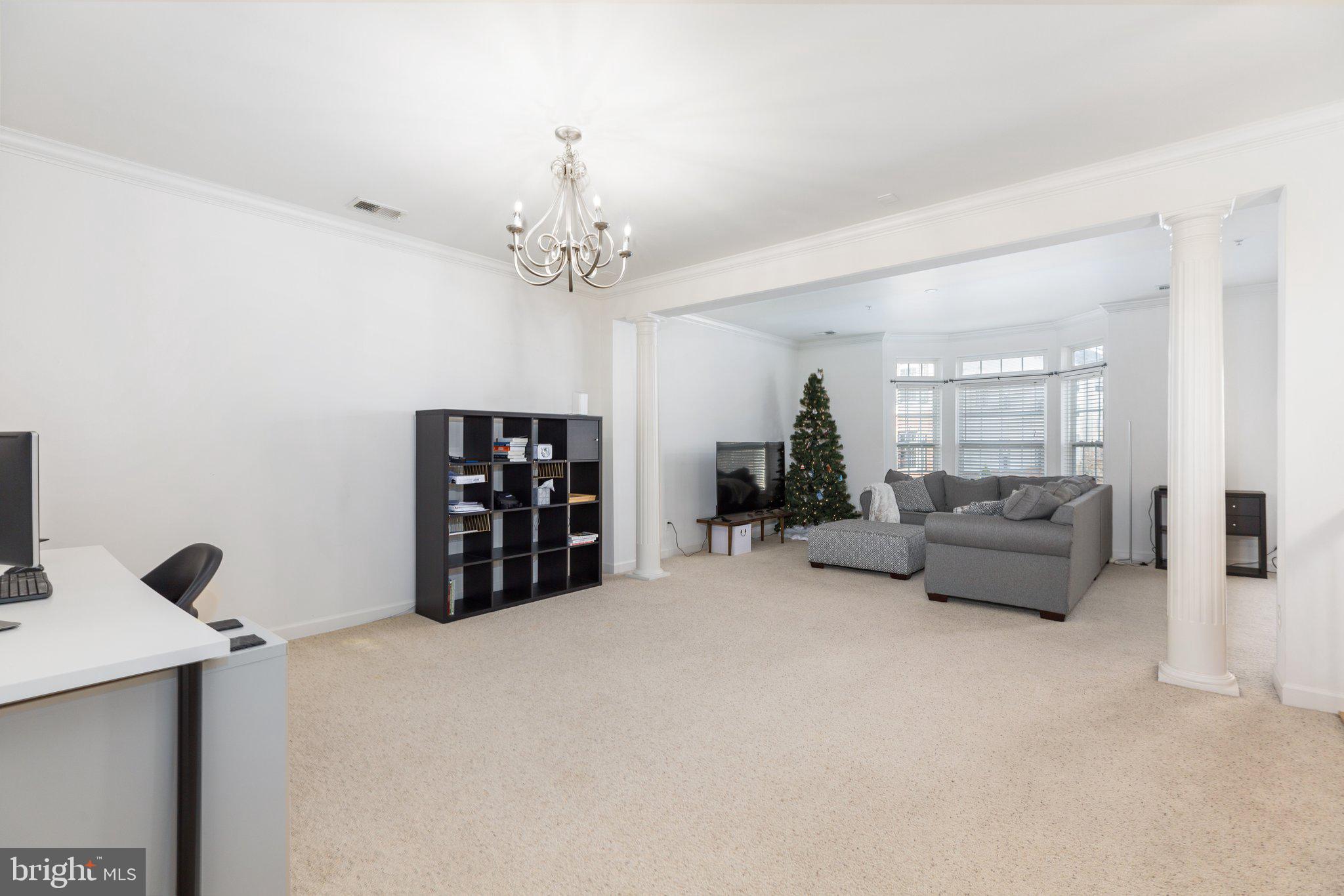 2492 Eastbourne DRIVE