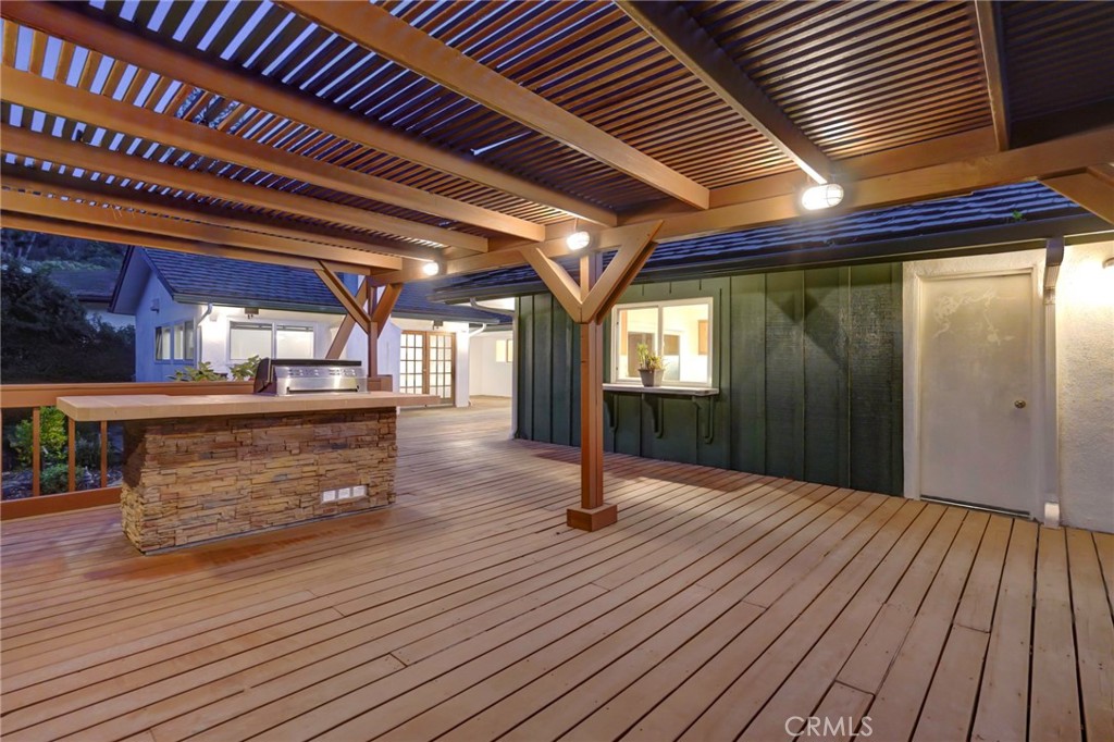 5205 Middlecrest Road