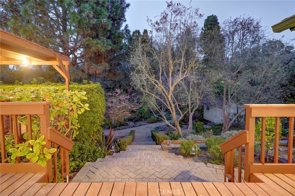 5205 Middlecrest Road