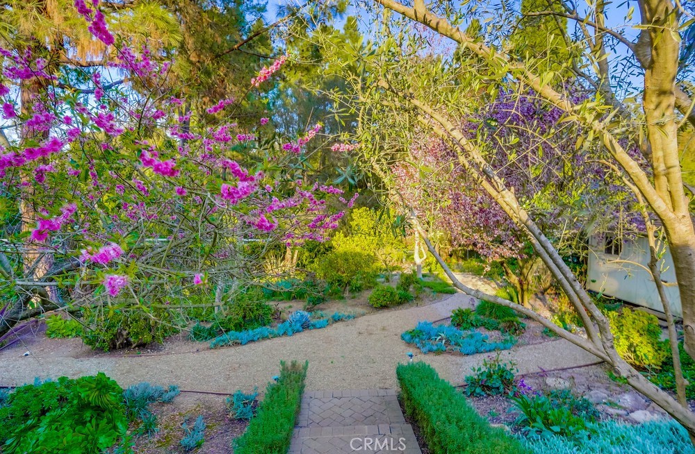 5205 Middlecrest Road