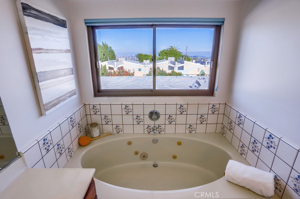 1150 W 13th Street W 303