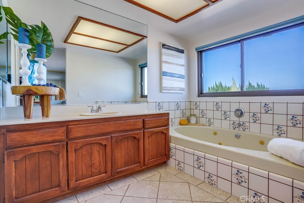 1150 W 13th Street W 303