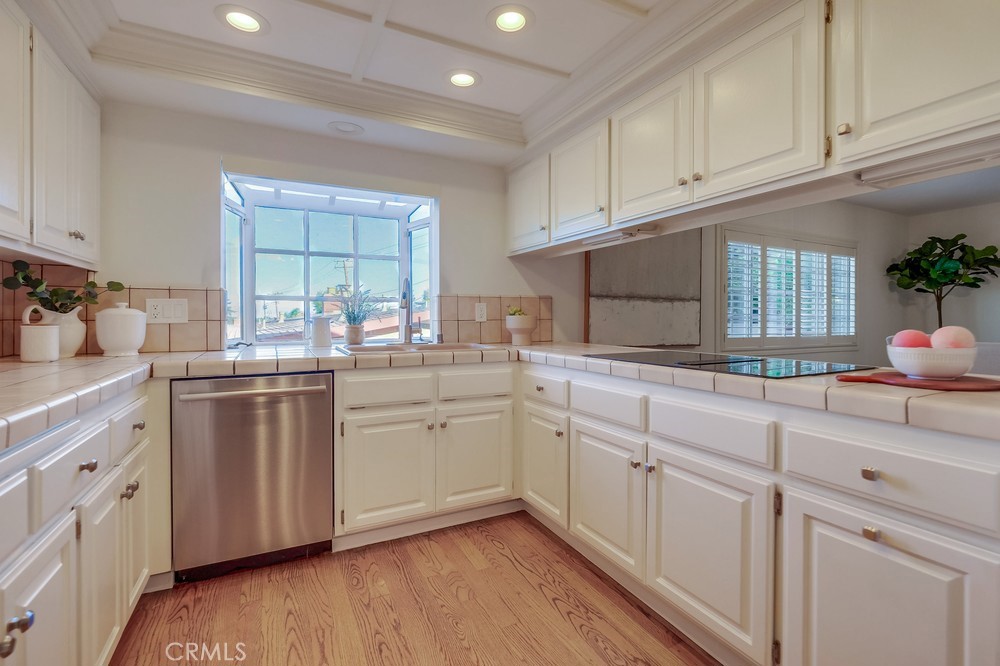 2038 Santa Rena Drive