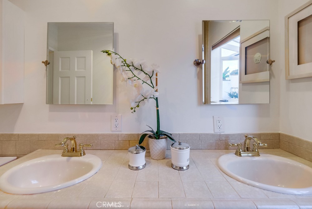 2038 Santa Rena Drive