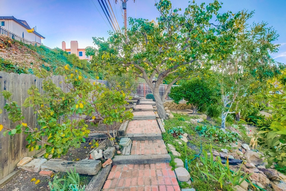 2038 Santa Rena Drive