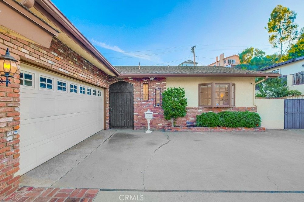 2038 Santa Rena Drive