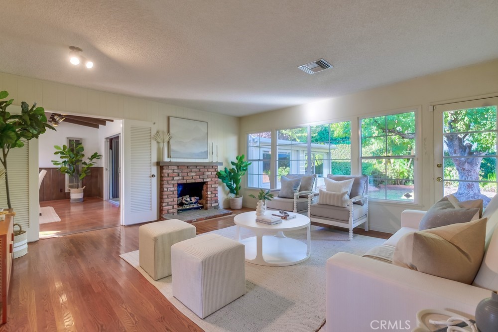 1606 W Santa Cruz Street