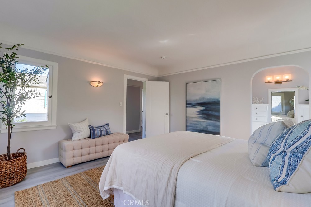 690 W Paseo Del Mar