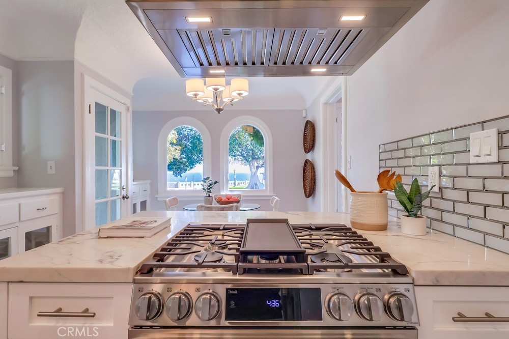 690 W Paseo Del Mar