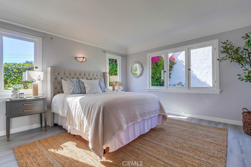 690 W Paseo Del Mar
