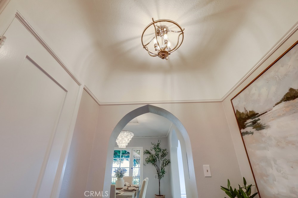 690 W Paseo Del Mar