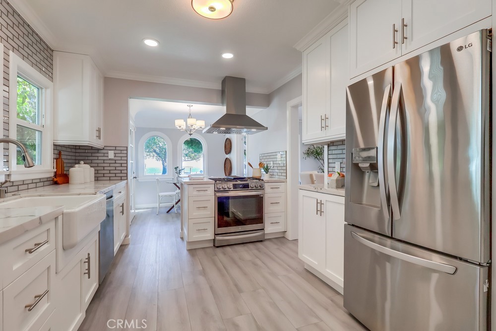 690 W Paseo Del Mar