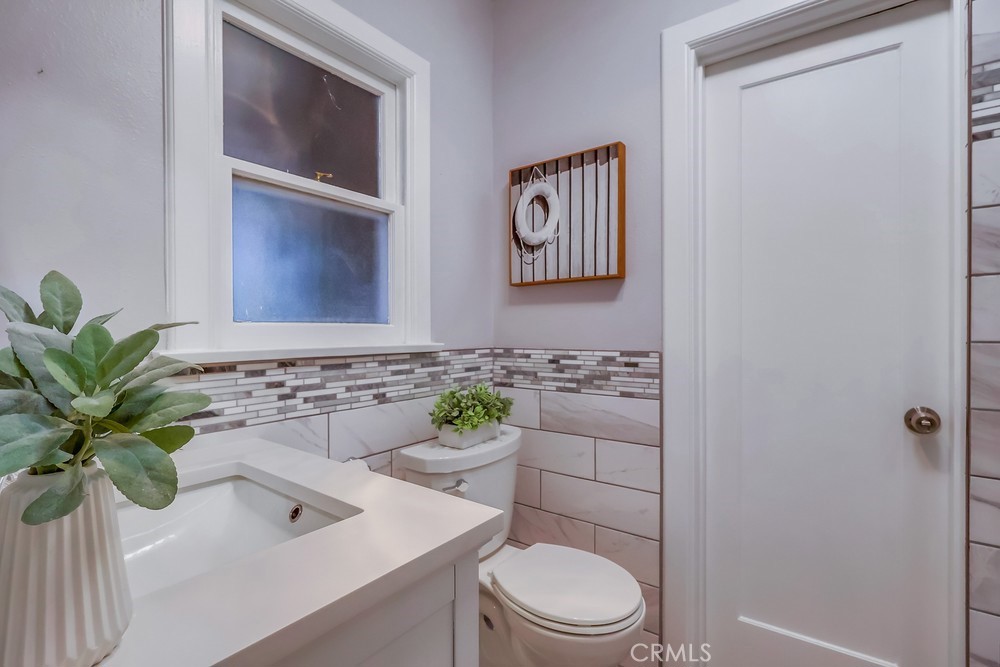 690 W Paseo Del Mar
