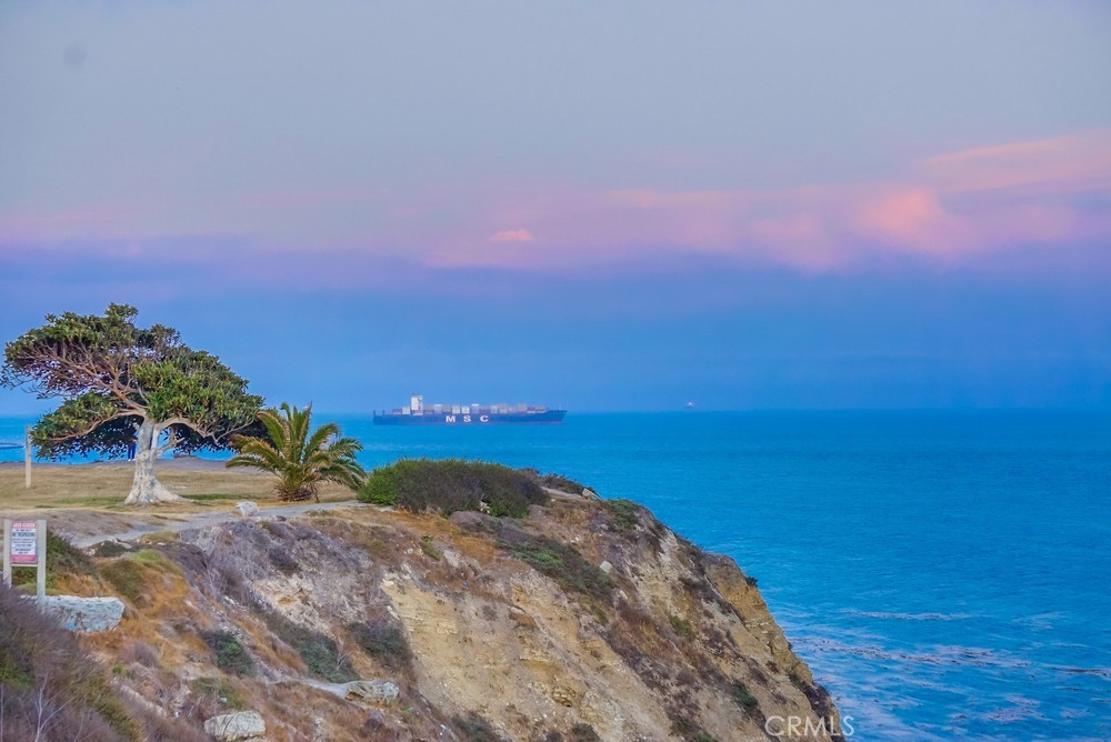 690 W Paseo Del Mar