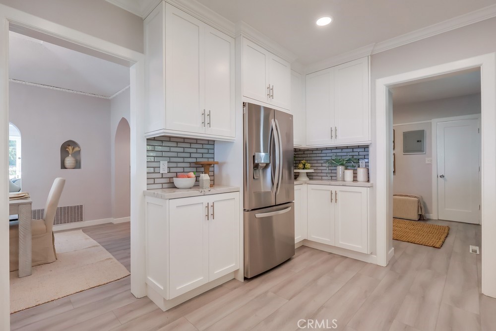 690 W Paseo Del Mar