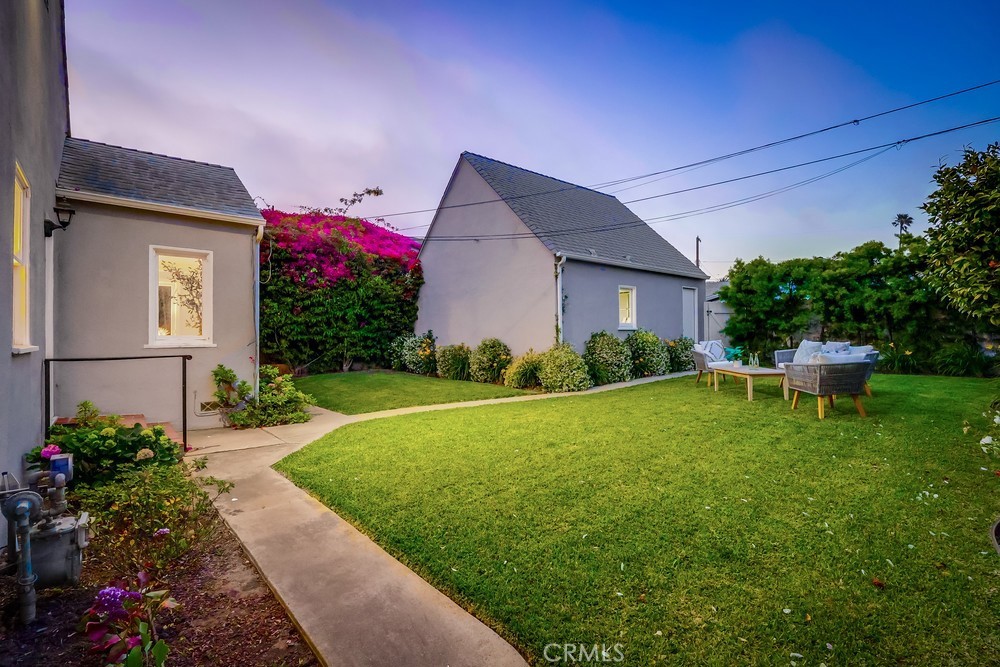 690 W Paseo Del Mar