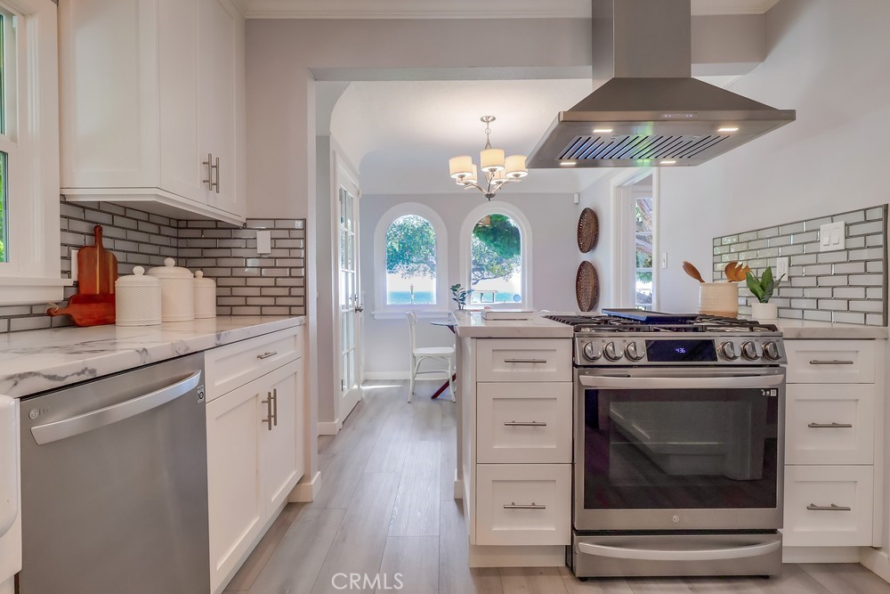 690 W Paseo Del Mar