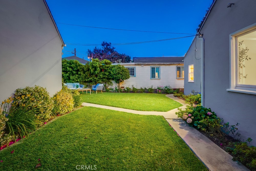 690 W Paseo Del Mar