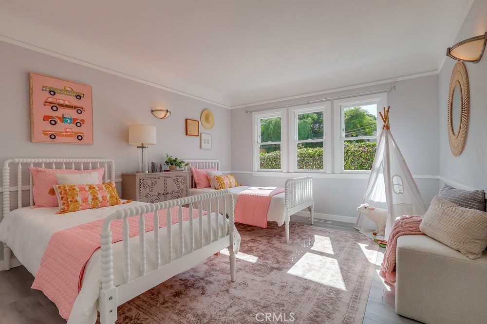 690 W Paseo Del Mar