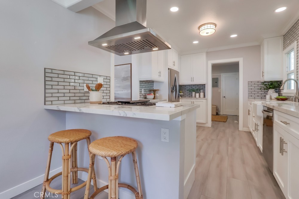 690 W Paseo Del Mar