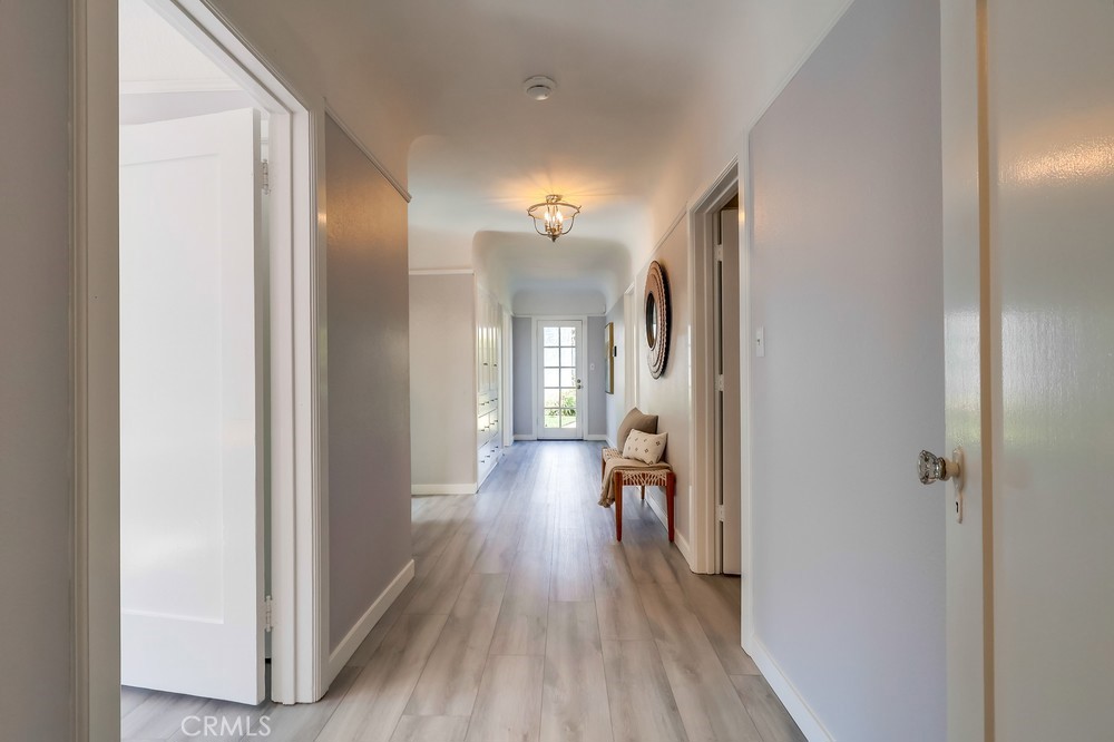 690 W Paseo Del Mar