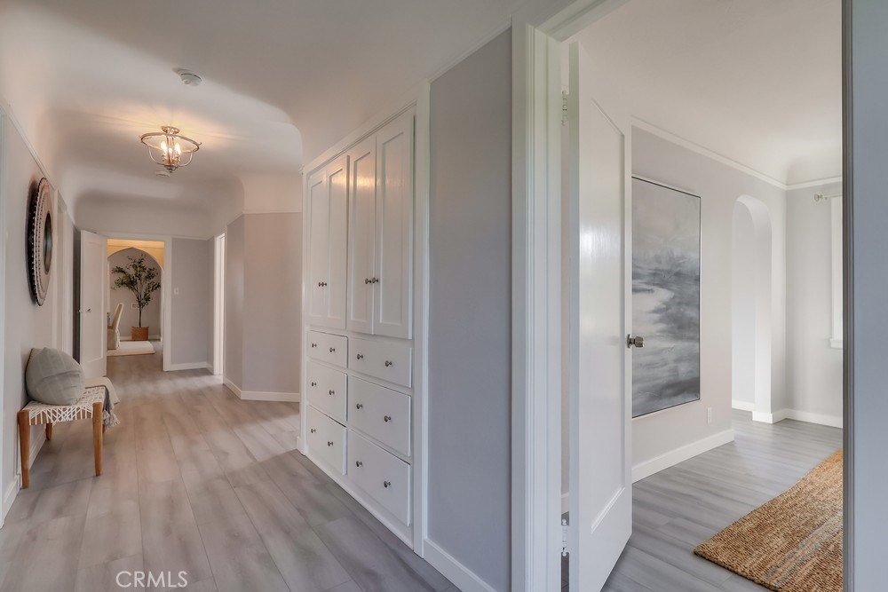 690 W Paseo Del Mar