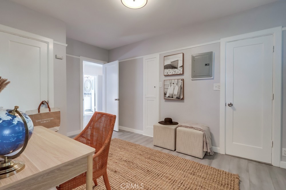 690 W Paseo Del Mar