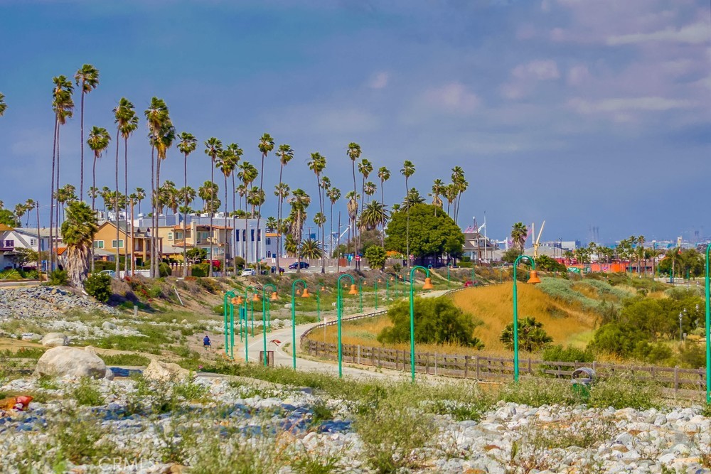 2019 S Crescent Avenue