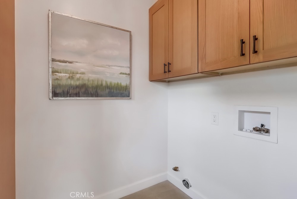 2609 S Leland Street