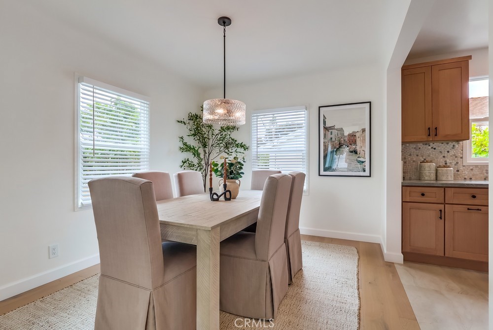 2609 S Leland Street