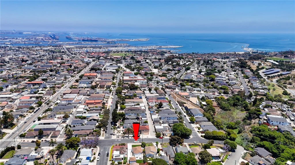 2609 S Leland Street