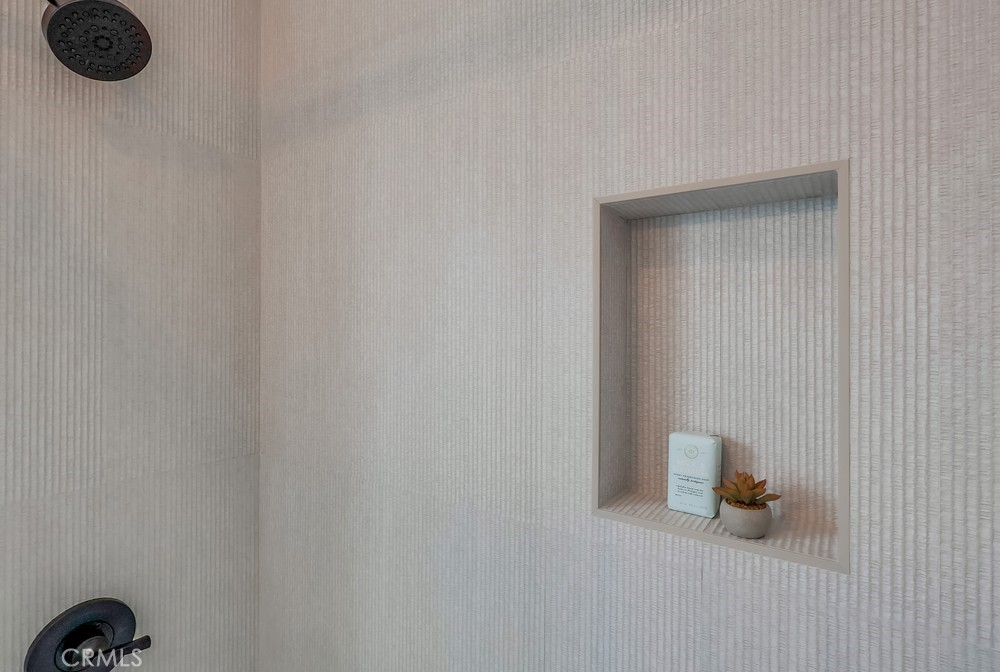 2609 S Leland Street