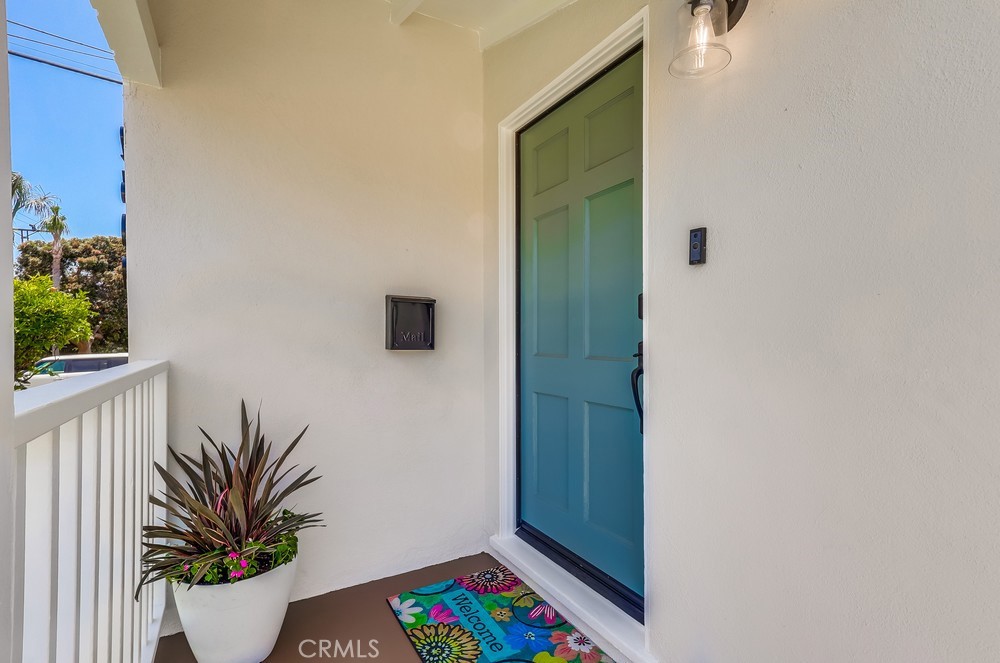 2609 S Leland Street