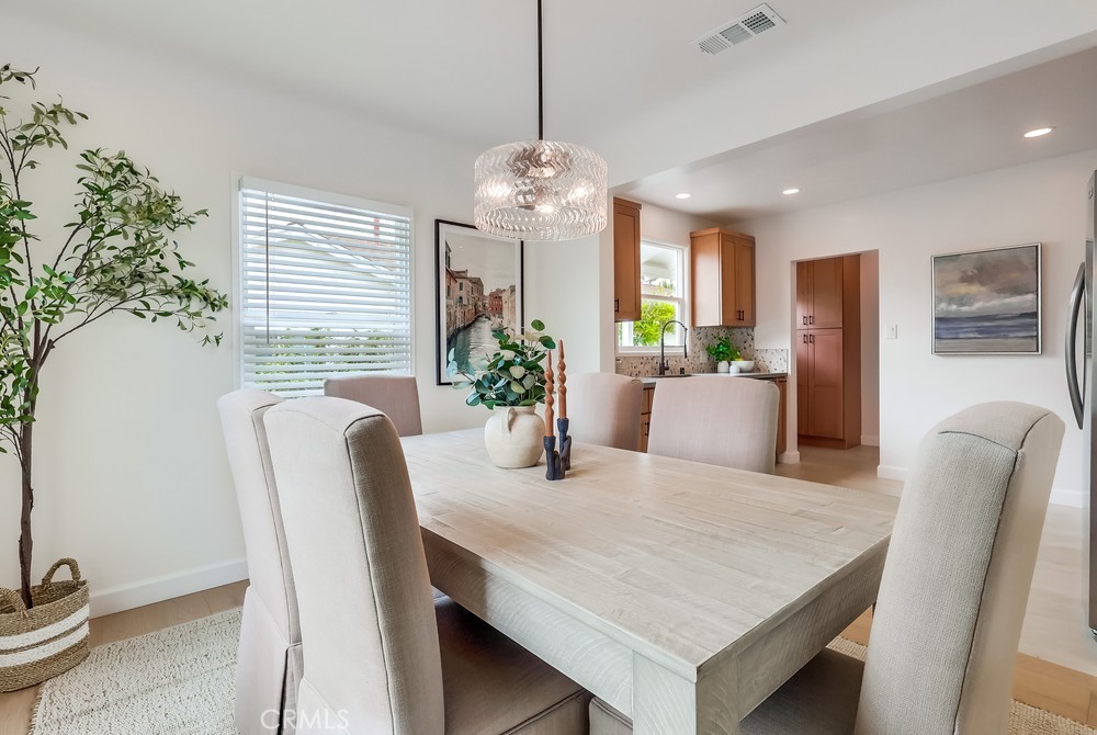 2609 S Leland Street